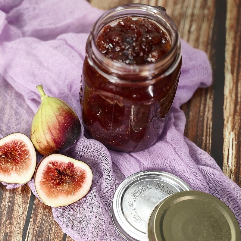 feigenmarmelade-und-reife-feigen